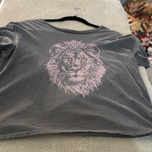 Women's Short Sleeve Lion Graphic Tee - Gray with Pink Print